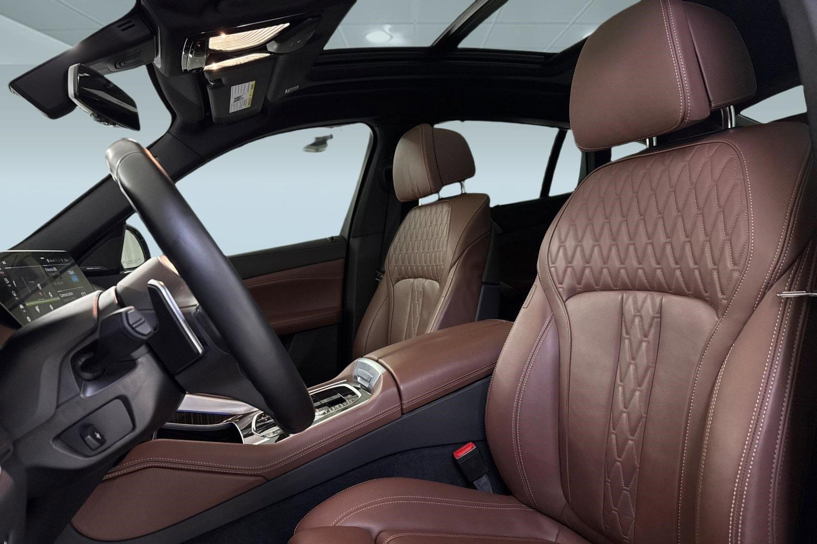 Used 2023 BMW X6 xDrive40i w/ M Sport Package AWD/4WD image 22