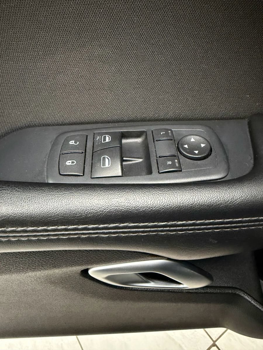 Used 2016 Dodge Challenger SXT RWD image 18