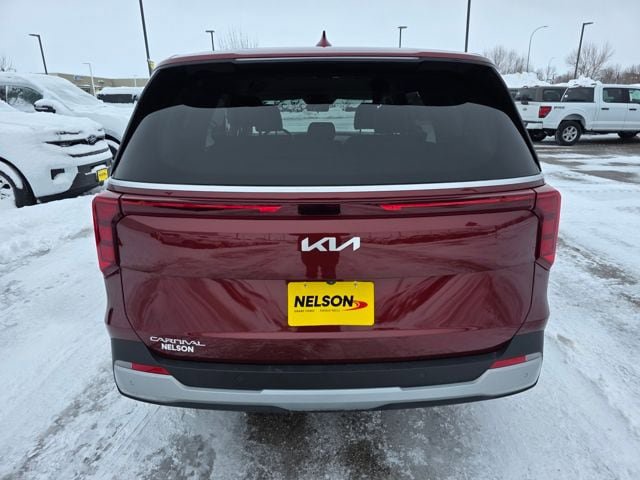 Used 2025 Kia Carnival FWD image 9