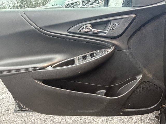 Used 2017 Chevrolet Malibu Hybrid w/ Leather Package image 9