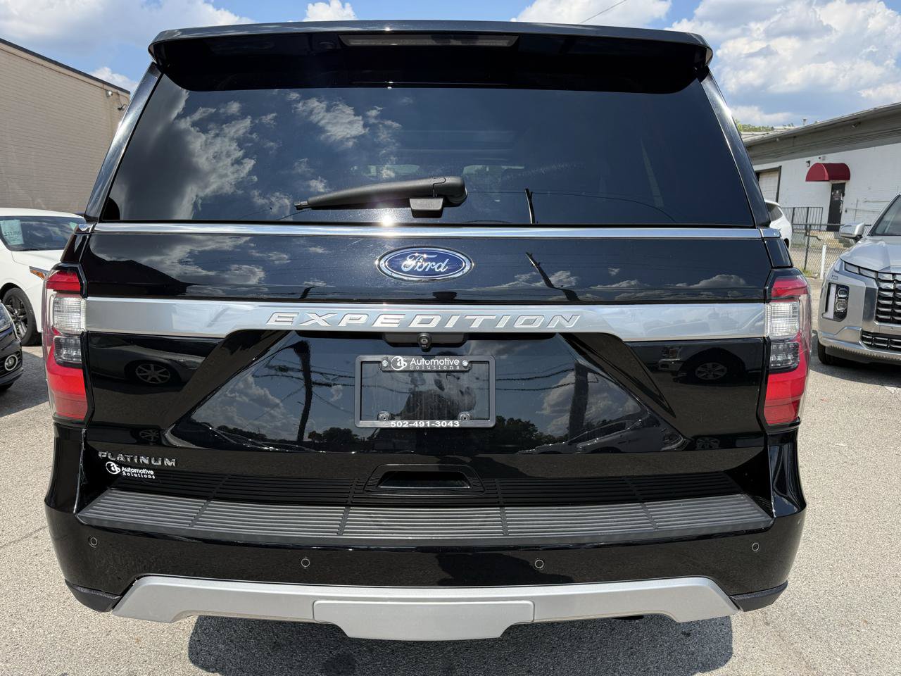 Used 2018 Ford Expedition Platinum AWD/4WD image 10