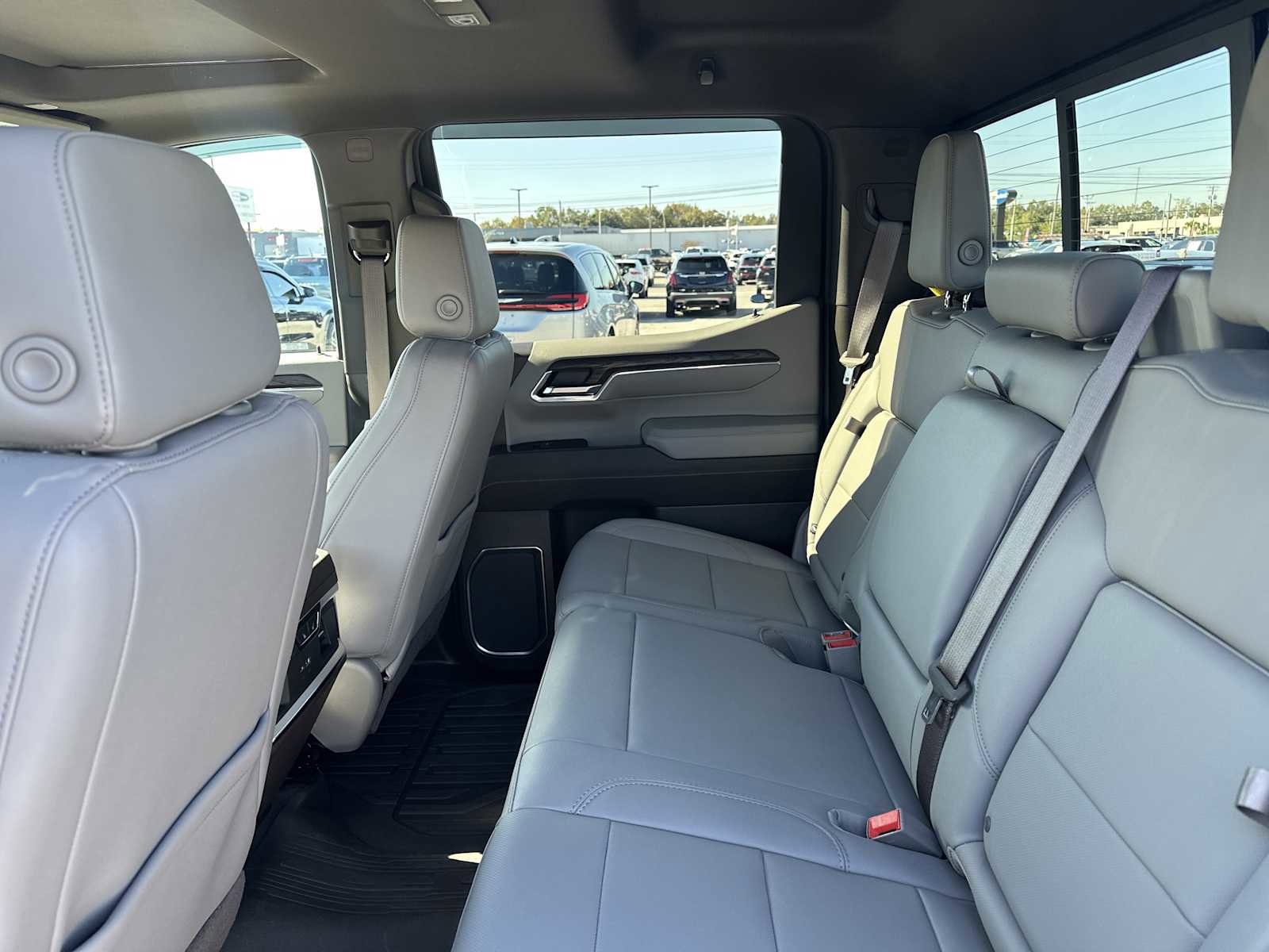 Used 2024 GMC Sierra 1500 SLT w/ SLT Premium Plus Package image 34