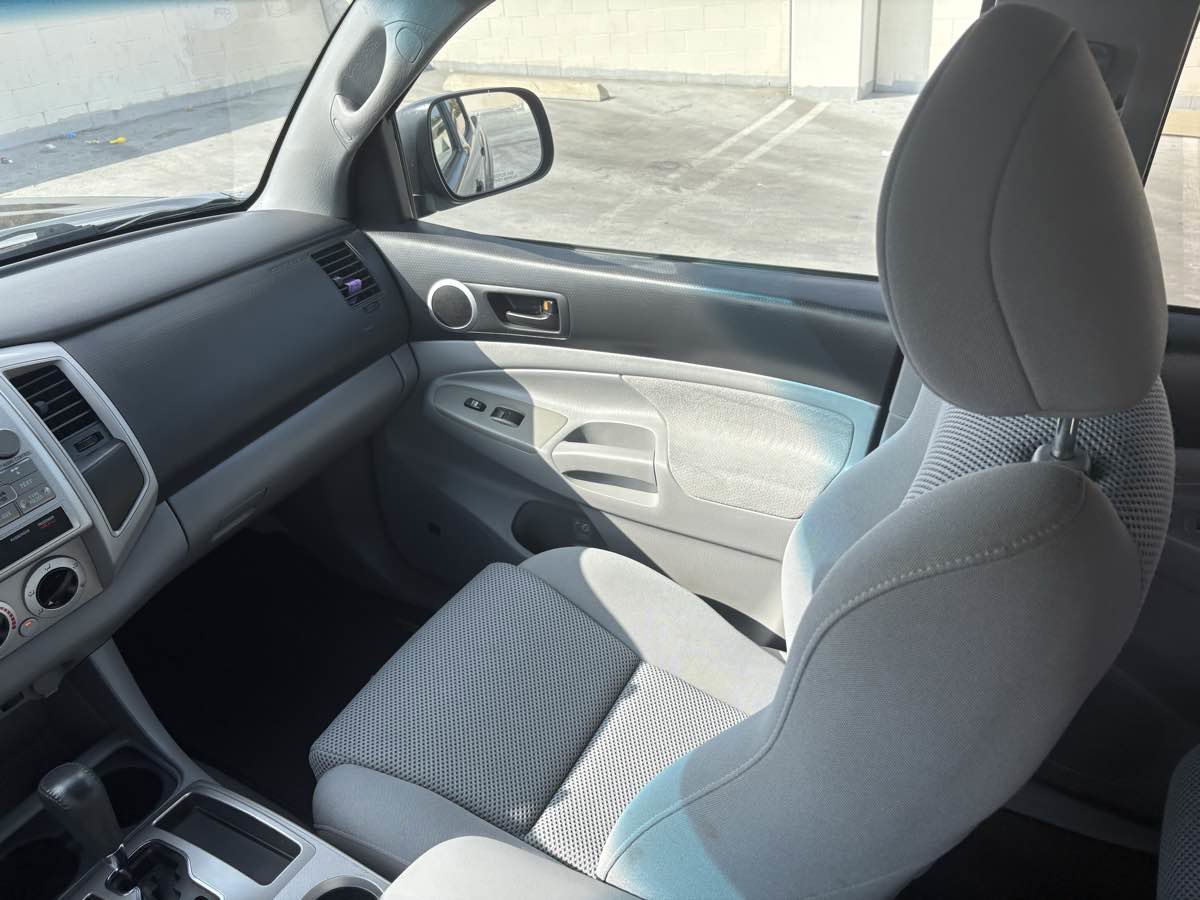 Used 2010 Toyota Tacoma PreRunner image 20