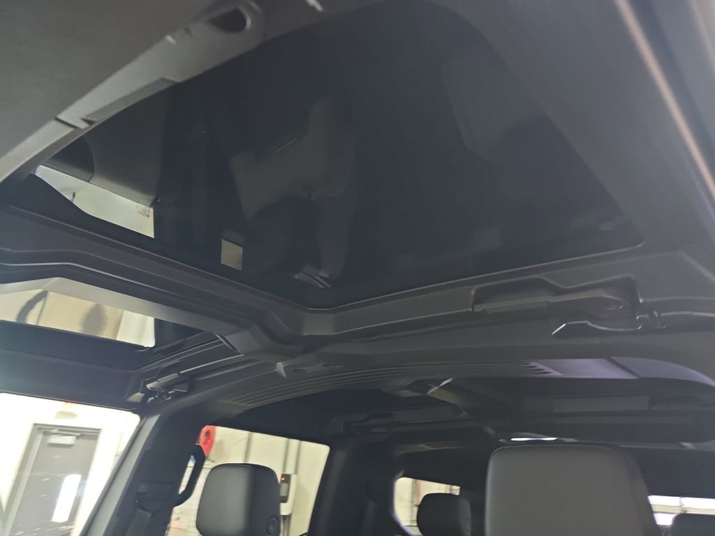 New 2026 GMC Hummer EV SUV w/ LPO, Dark Essentials Package image 31