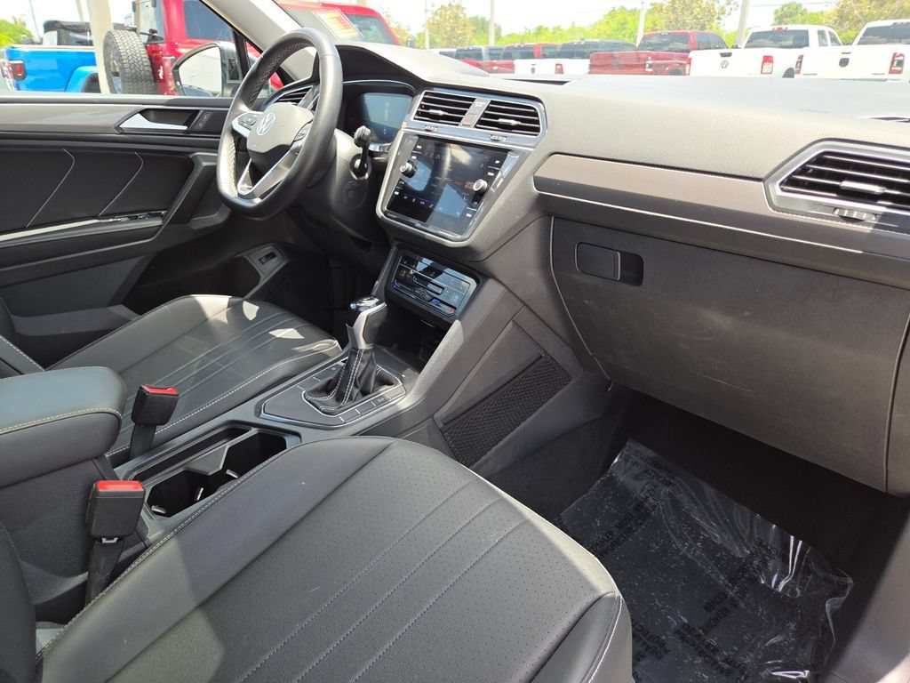 Used 2024 Volkswagen Tiguan SE FWD image 14
