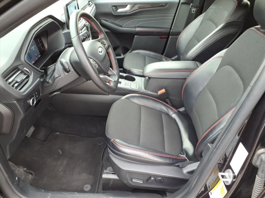 Used 2025 Ford Escape ST-Line AWD/4WD image 12