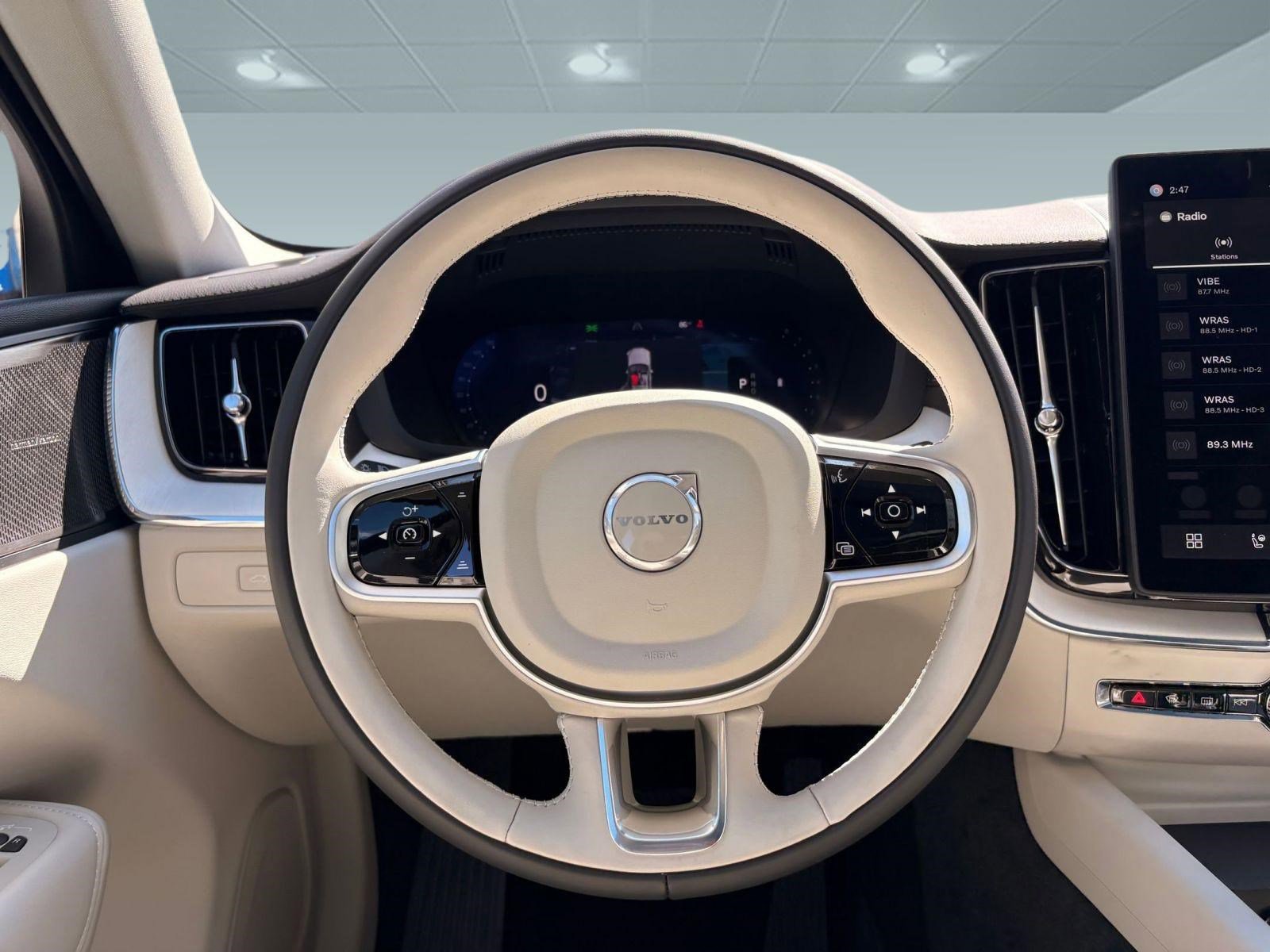 New 2026 Volvo XC60 B5 Ultra w/ Climate Package image 15