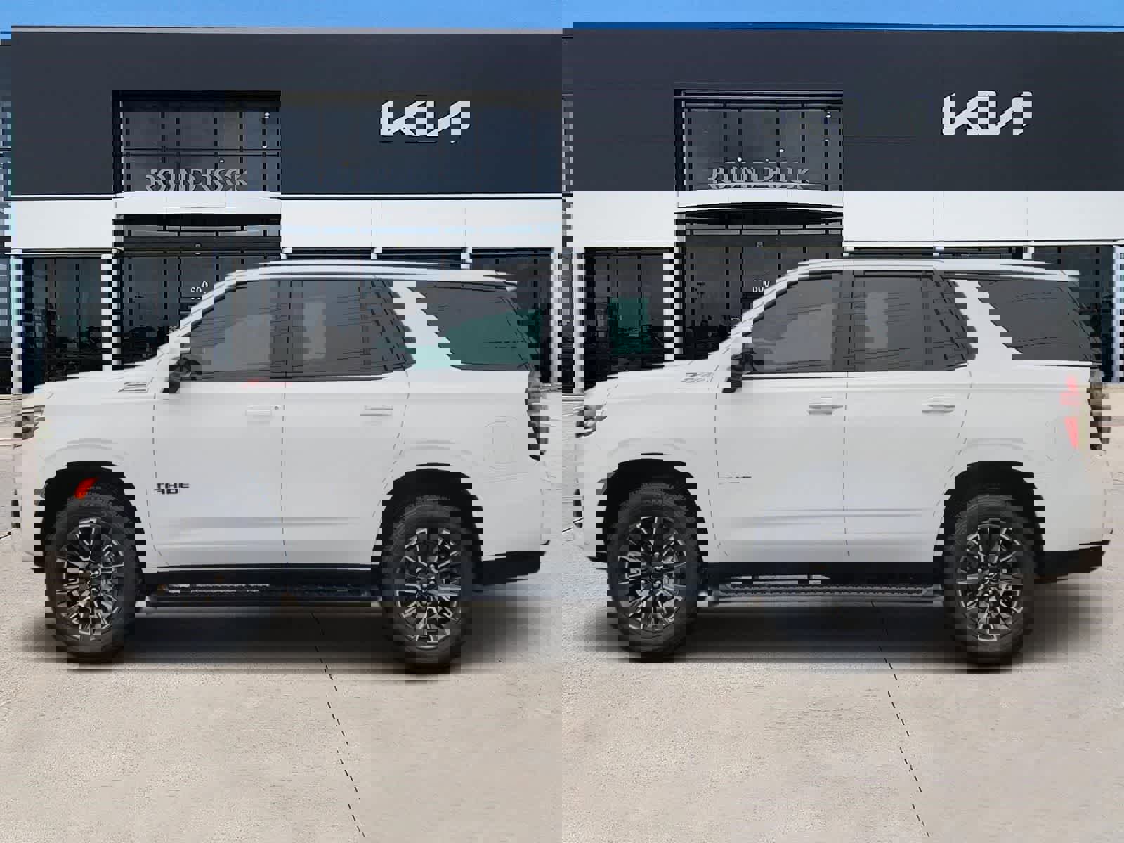 Used 2022 Chevrolet Tahoe Z71 w/ Luxury Package image 4