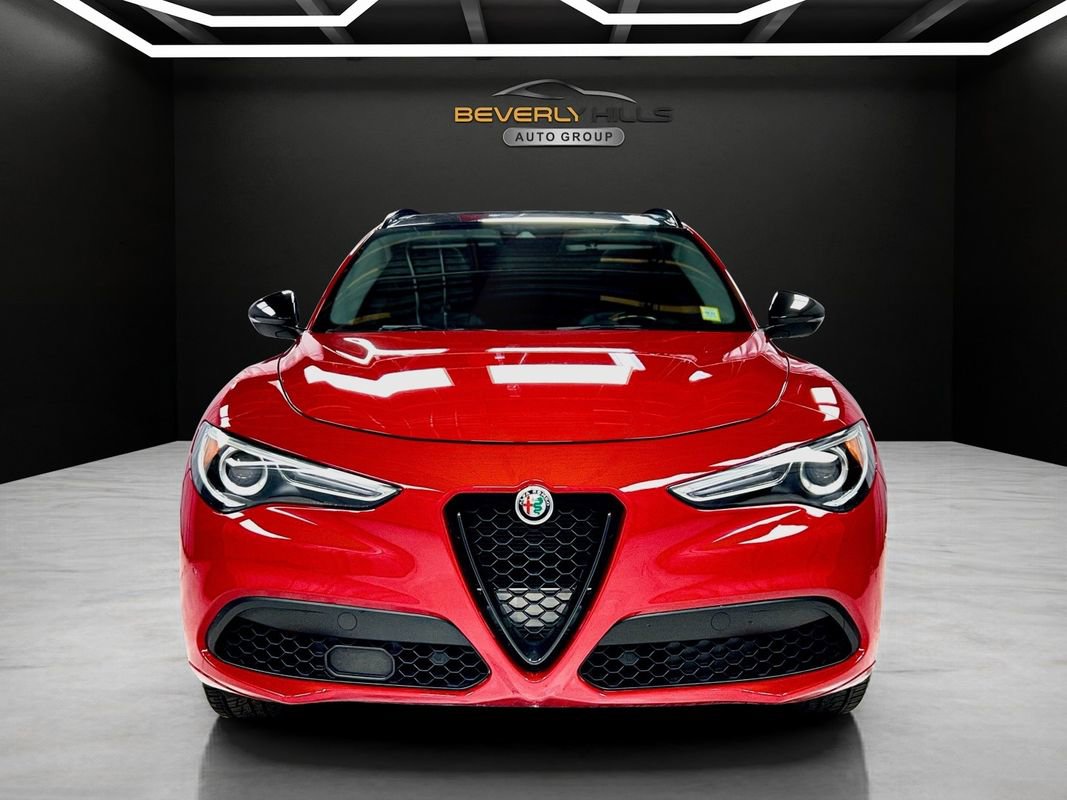 Used 2020 Alfa Romeo Stelvio Ti w/ Nero Edizione AWD/4WD image 8