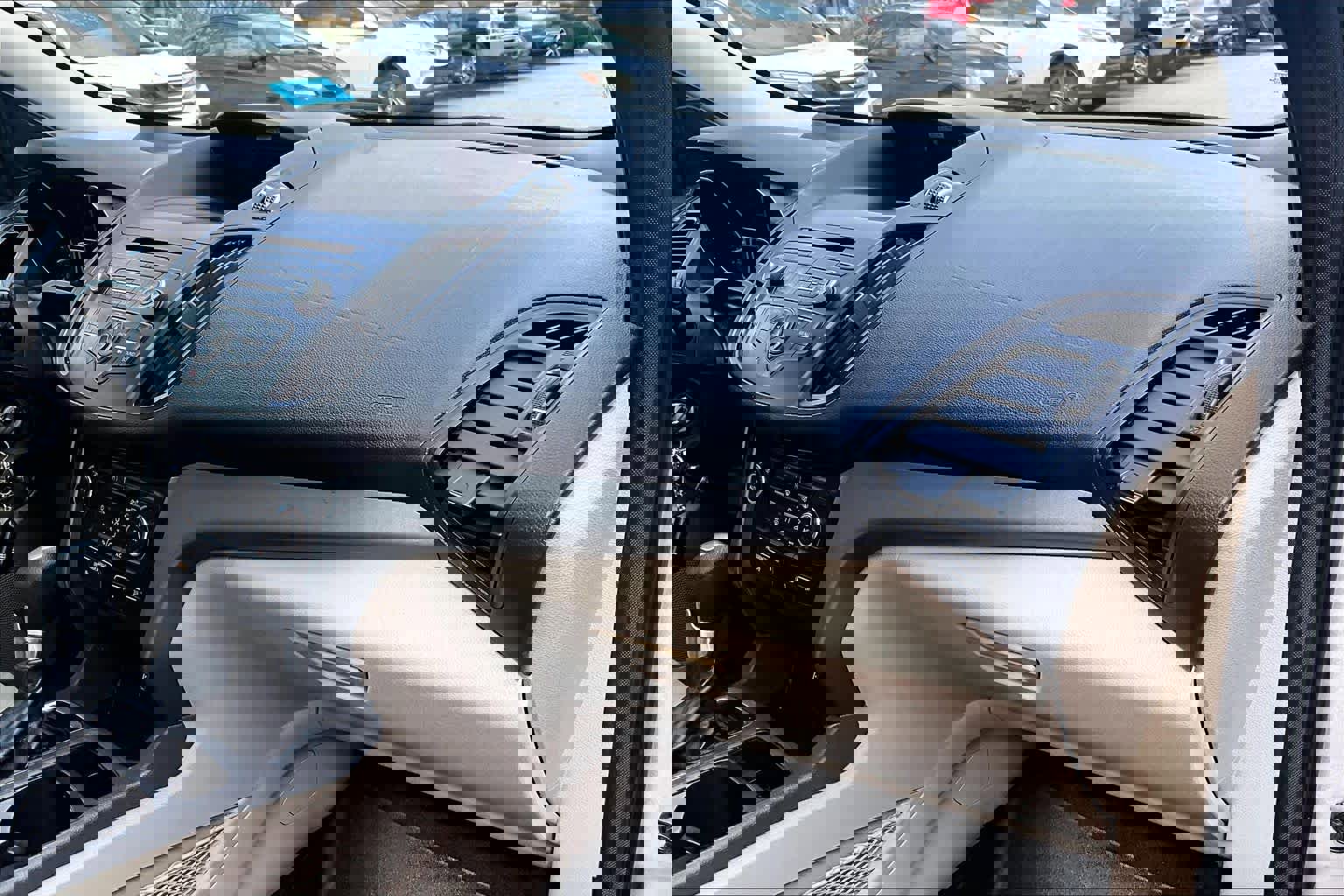 Used 2017 Ford Escape SE w/ SE Cold Weather Package image 18