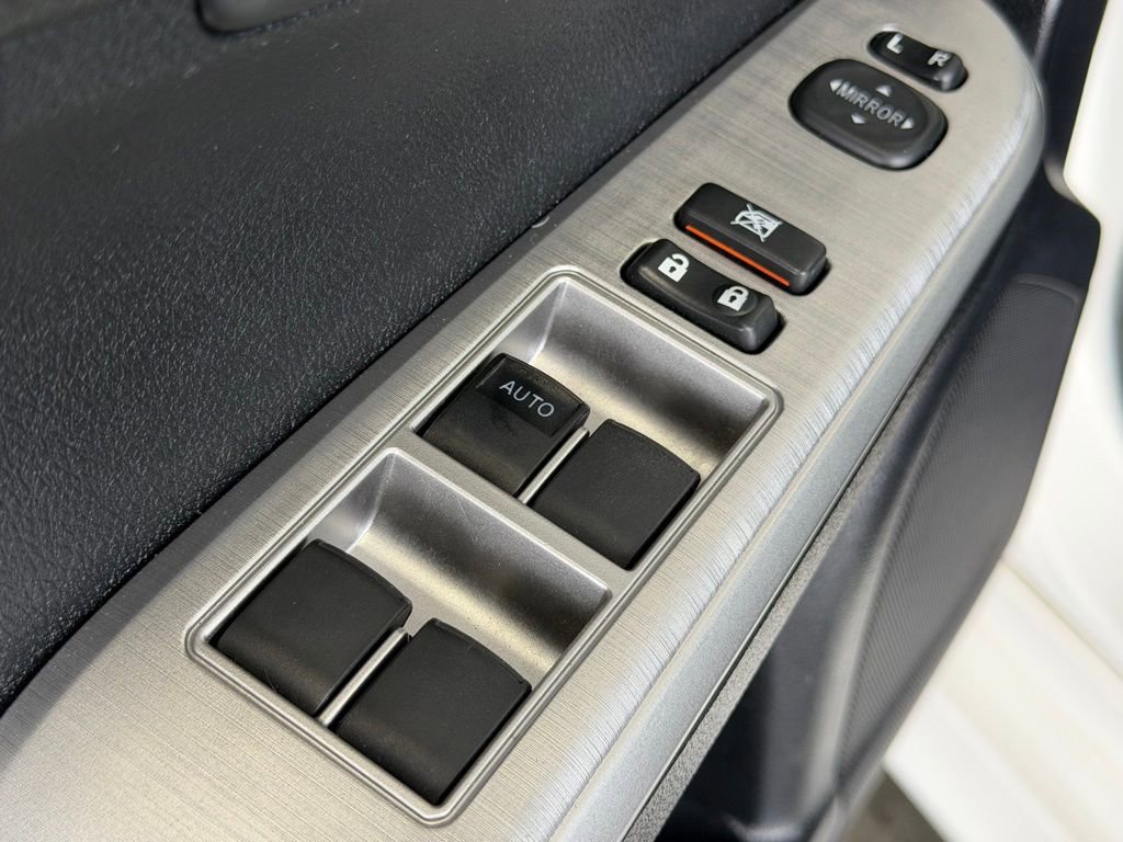 Used 2014 Toyota Camry SE FWD image 19