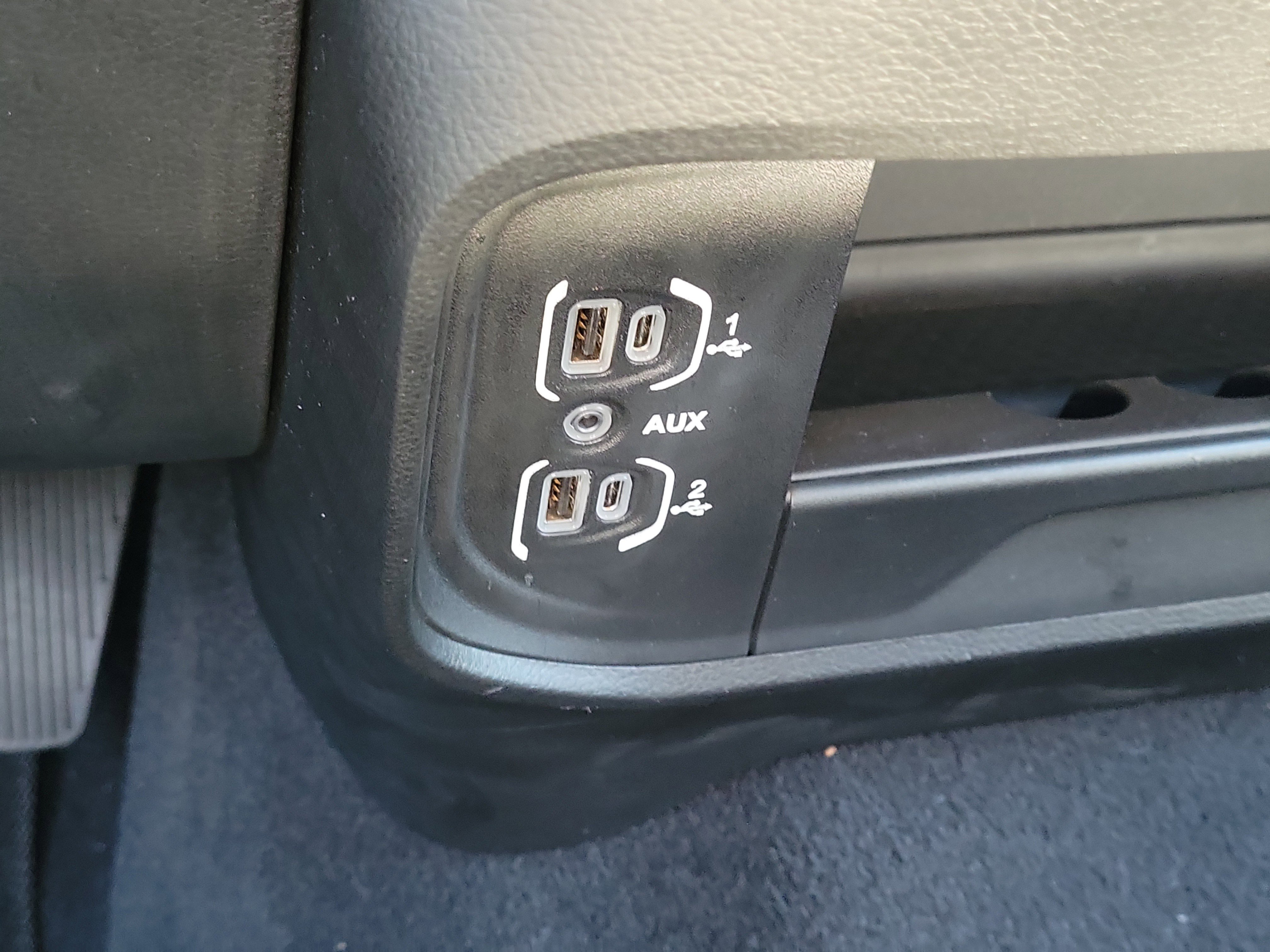 Used 2024 RAM 2500 Big Horn w/ Bed Utility Group image 23