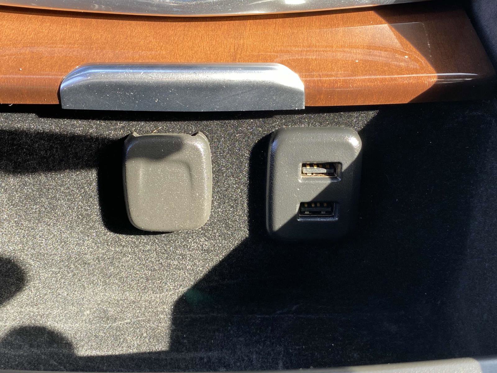 Used 2019 Cadillac Escalade Luxury image 30