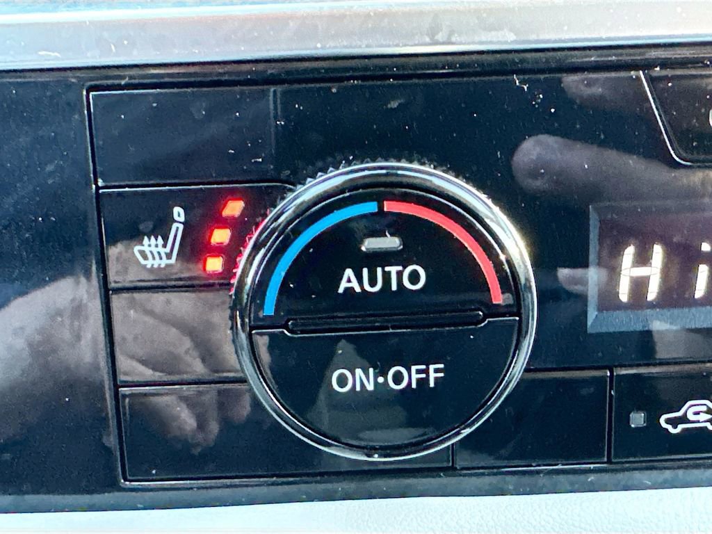 Used 2023 Nissan Pathfinder SL image 17