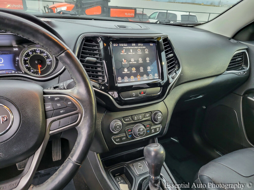 Used 2019 Jeep Cherokee Limited image 24