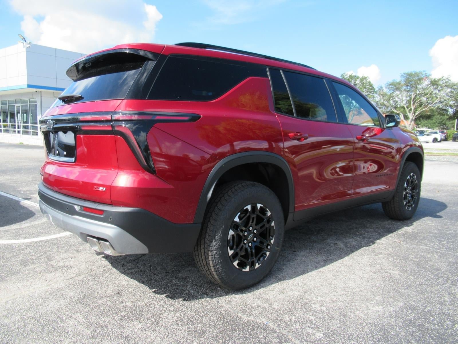 New 2027 Chevrolet Traverse Z71 w/ Enhanced Driving Package AWD/4WD image 5