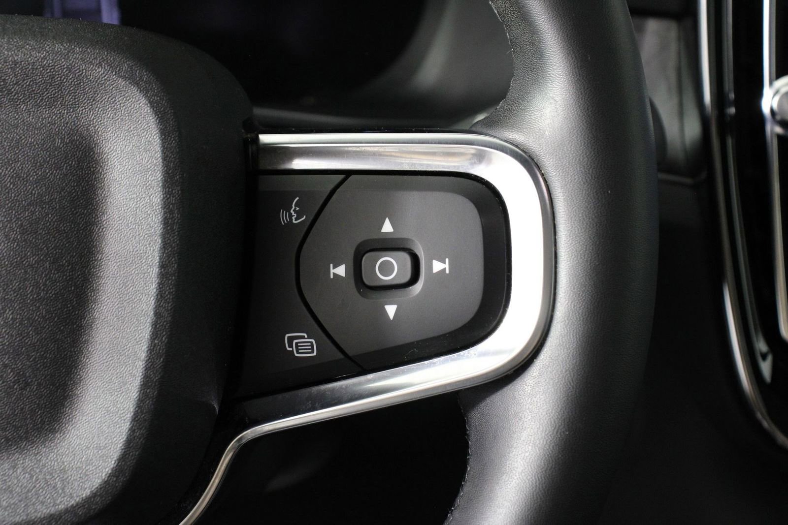 Used 2023 Volvo C40 P8 Recharge Ultimate AWD/4WD image 11