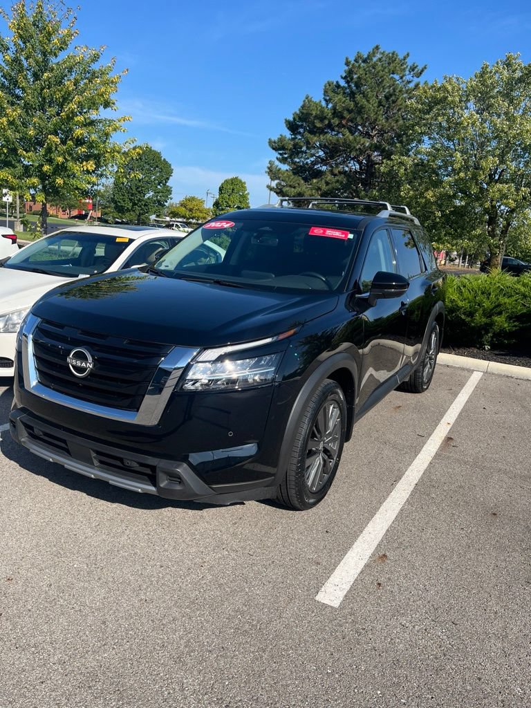 Certified 2024 Nissan Pathfinder SL w/ SL Premium Package AWD/4WD image 1