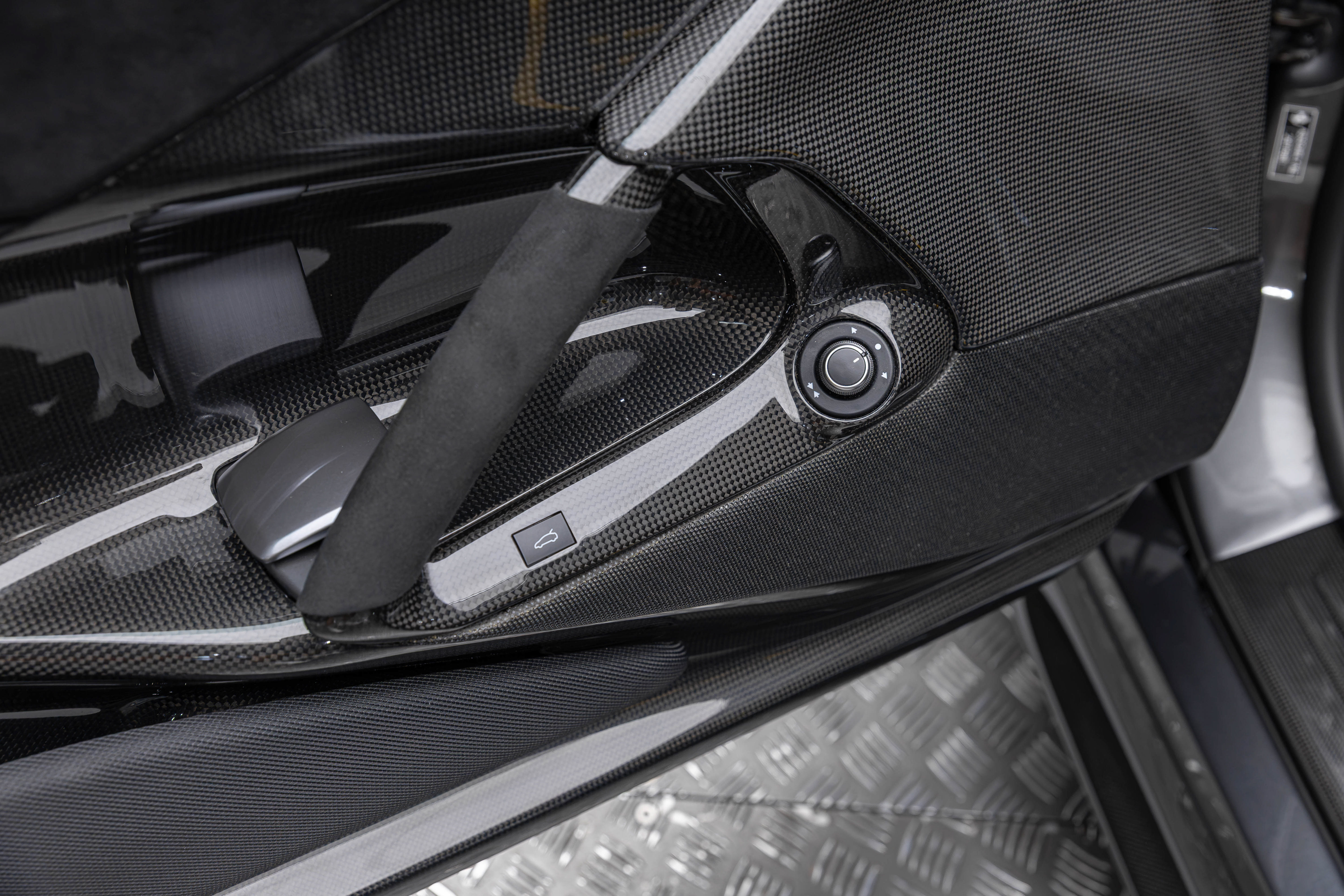 Certified 2023 Ferrari 812 Competizione RWD image 13