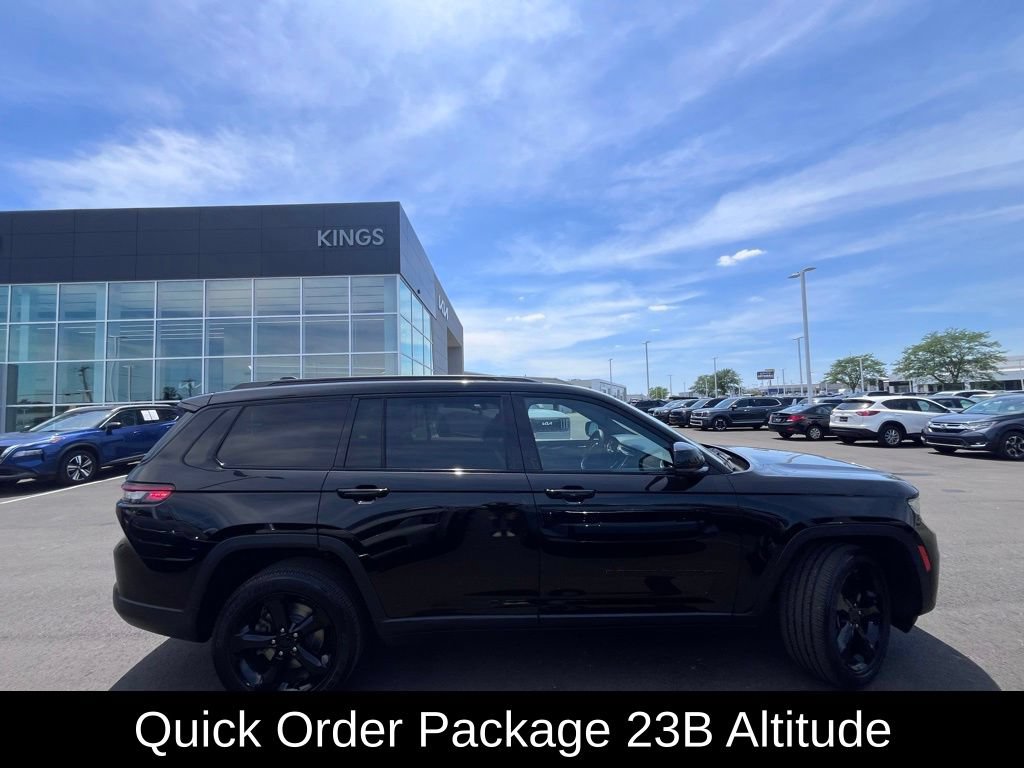 Used 2023 Jeep Grand Cherokee L Laredo AWD/4WD image 2