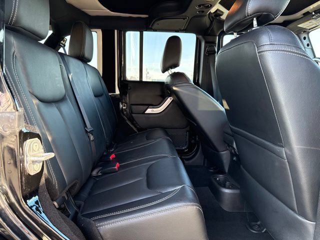 Used 2017 Jeep Wrangler Unlimited Rubicon AWD/4WD image 12
