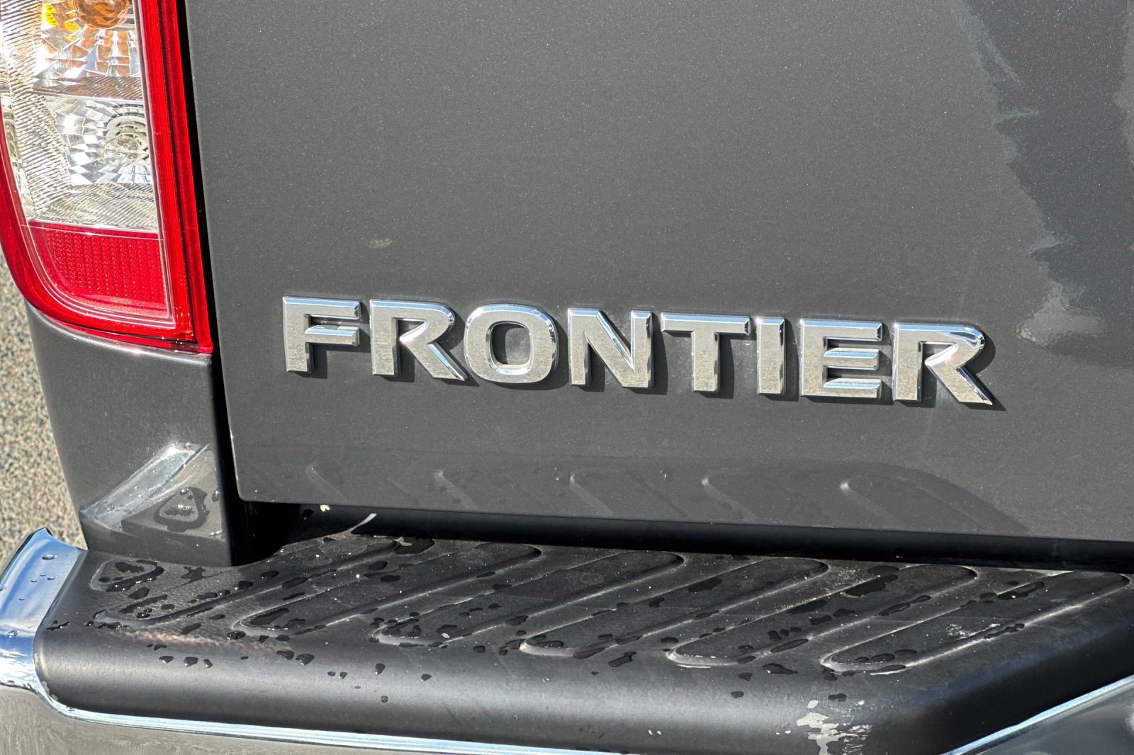 Used 2013 Nissan Frontier SV w/ SV Value Truck Pkg RWD image 27