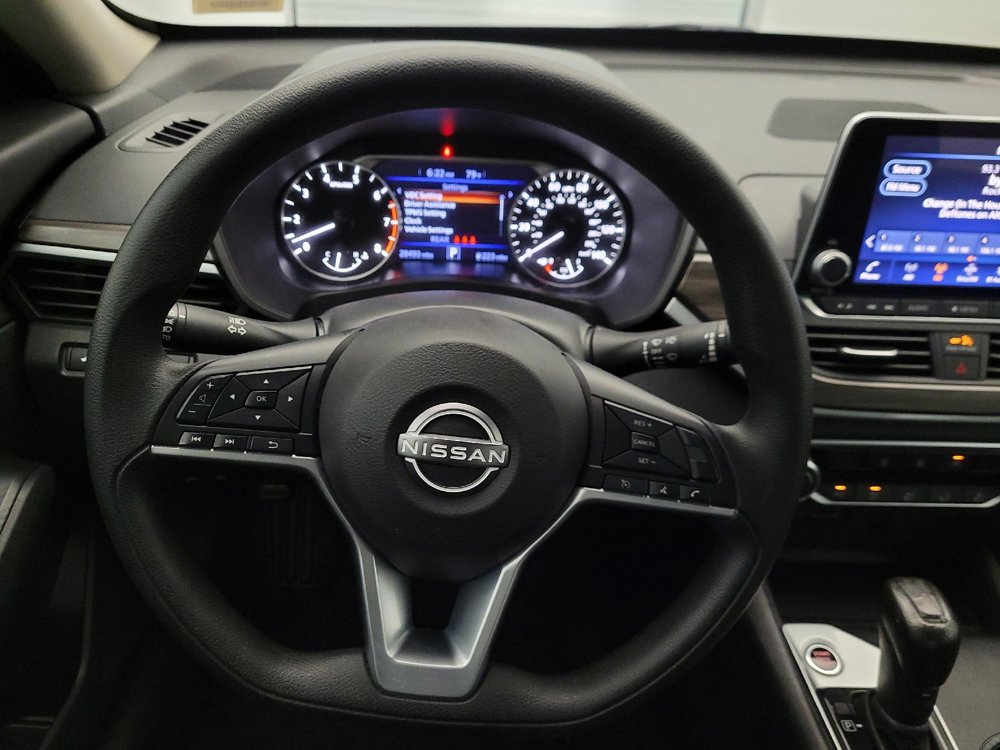 Used 2025 Nissan Altima 2.5 SV FWD image 22