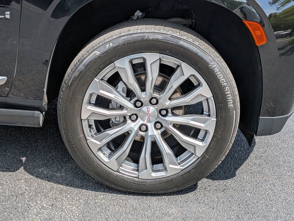 Used 2023 GMC Yukon Denali w/ LPO, Floor Liner Package image 11