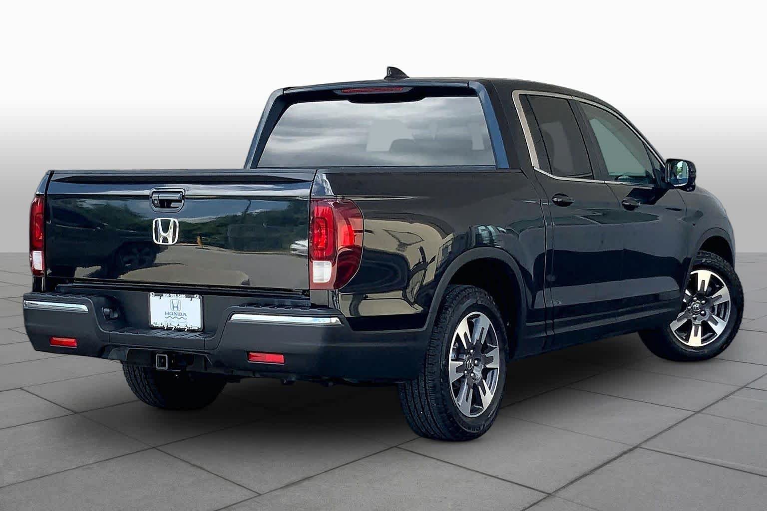 Used 2017 Honda Ridgeline RTL-T image 12