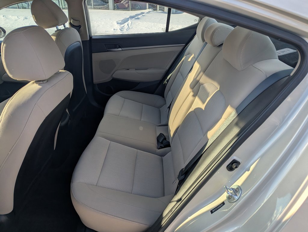 Used 2018 Hyundai Elantra SE image 14