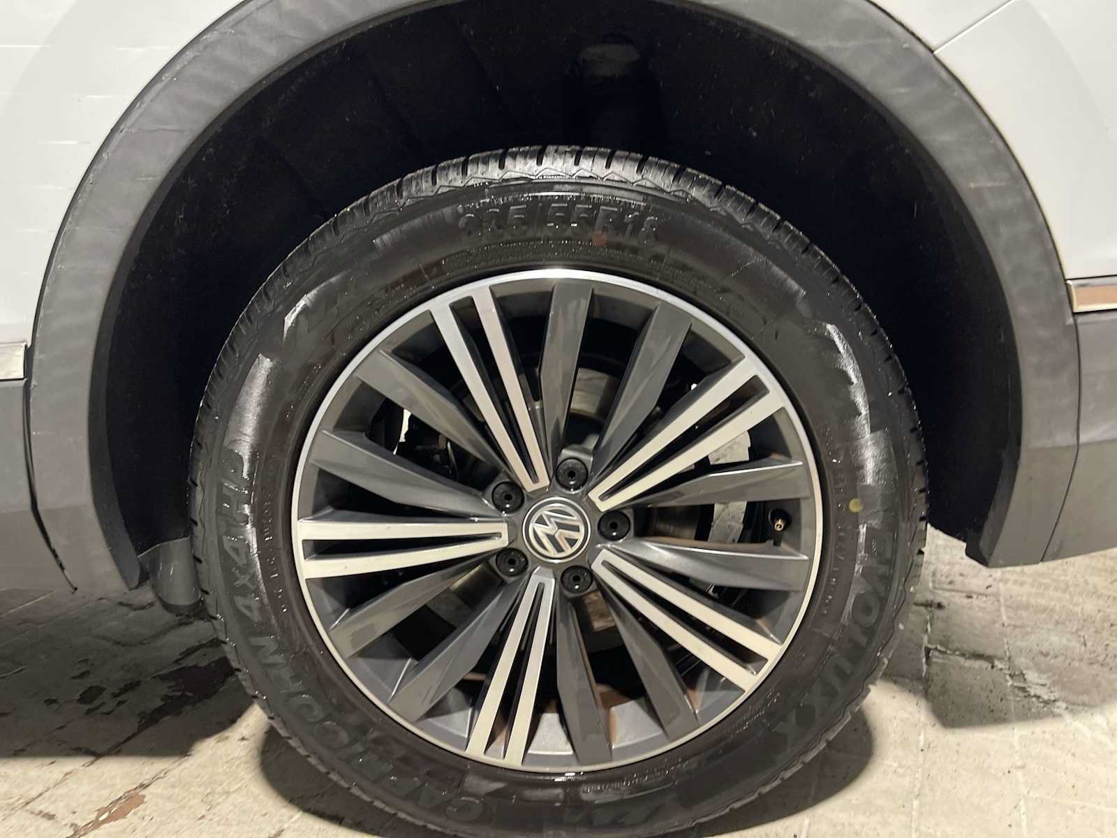 Used 2019 Volkswagen Tiguan SEL AWD/4WD image 8