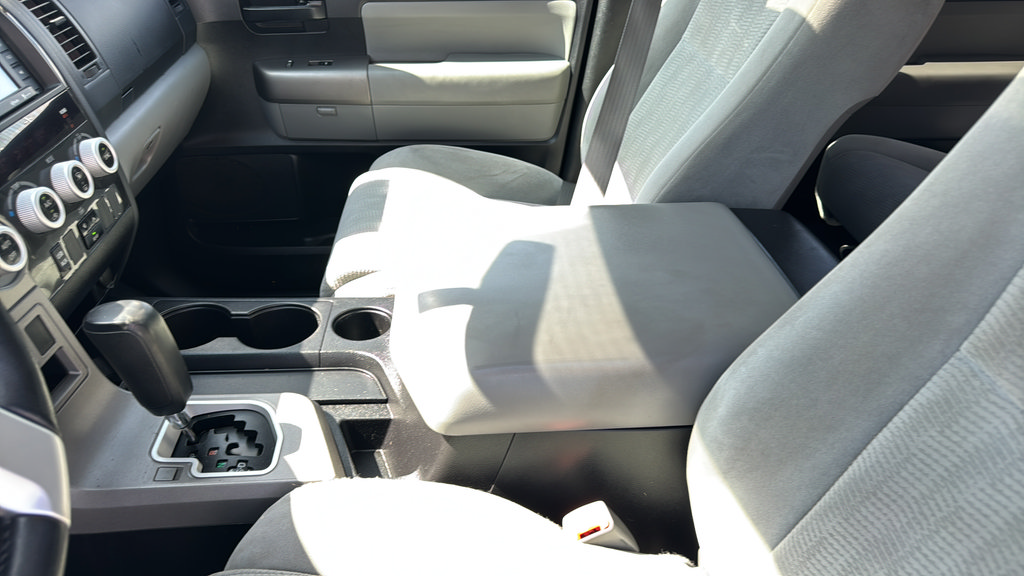 Used 2015 Toyota Sequoia SR5 RWD image 26