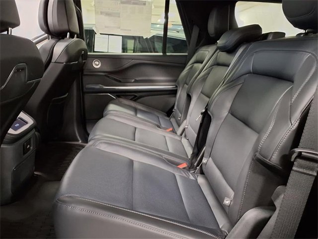 Certified 2025 Lincoln Navigator Reserve w/ Jet Appearance Package image 8