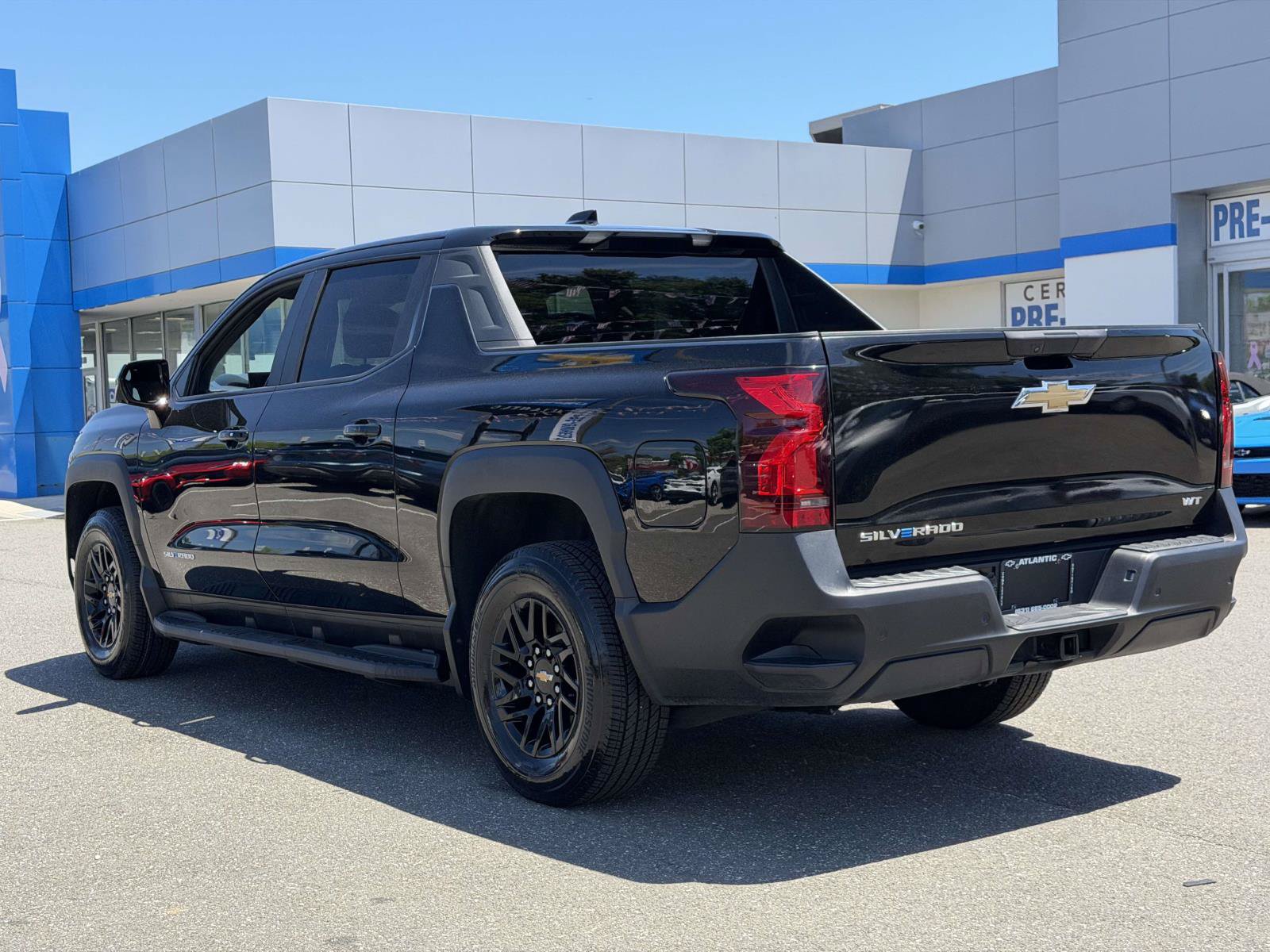 Certified 2024 Chevrolet Silverado EV W/T AWD/4WD image 7