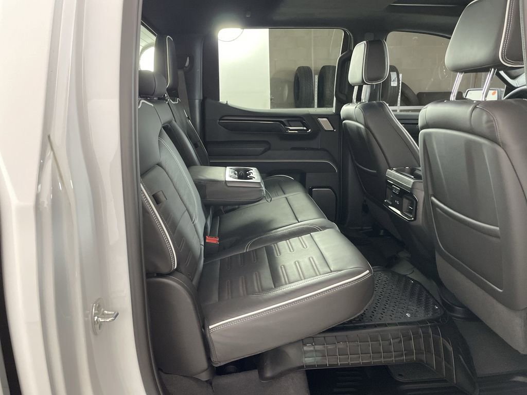 Used 2025 GMC Sierra 1500 AT4X image 28