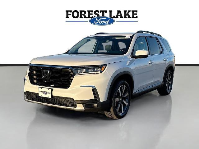 Used 2024 Honda Pilot Touring image 3