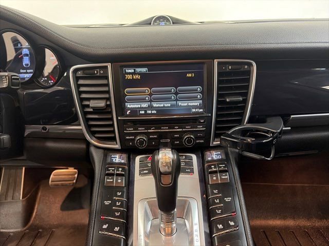 Used 2015 Porsche Panamera 4S image 21