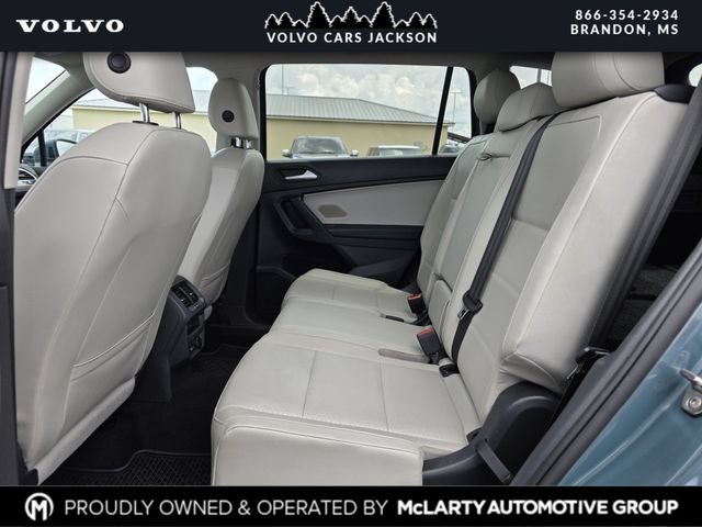 Used 2021 Volkswagen Tiguan SE w/ Panoramic Sunroof Package FWD image 17