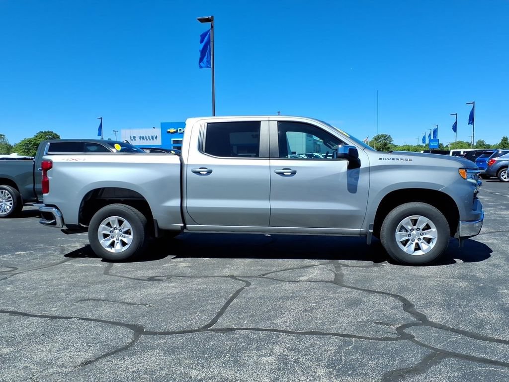 Used 2024 Chevrolet Silverado 1500 LT AWD/4WD image 16