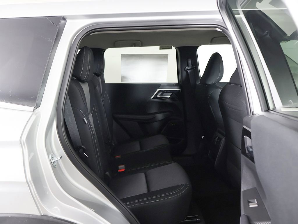 New 2026 Mitsubishi Outlander ES FWD image 29