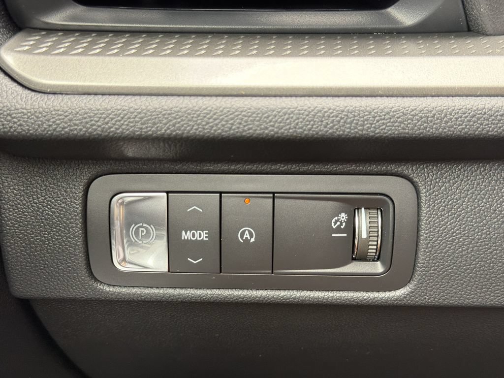 New 2026 Chevrolet Traverse LT w/ Sun and Wheel Package FWD image 11