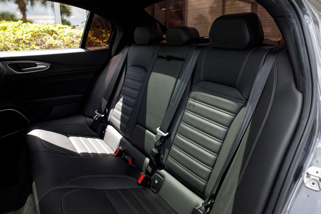 Used 2022 Alfa Romeo Giulia Veloce image 31