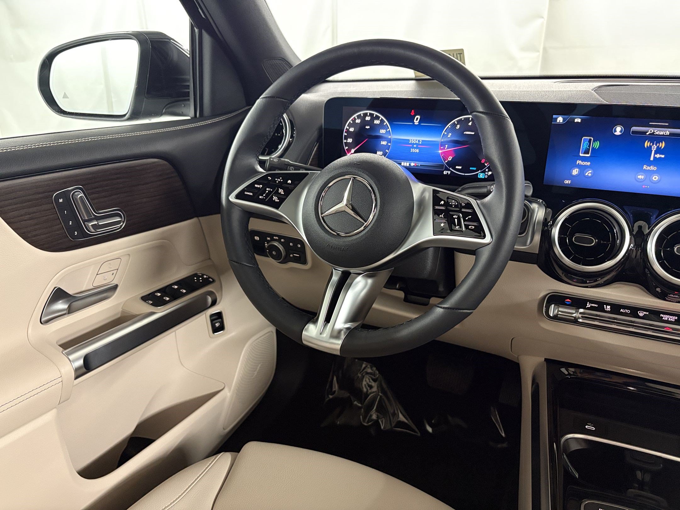 Certified 2026 Mercedes-Benz GLB 250 image 29