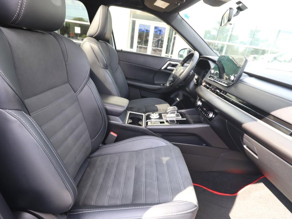 Used 2024 Mitsubishi Outlander SE Black Edition image 15