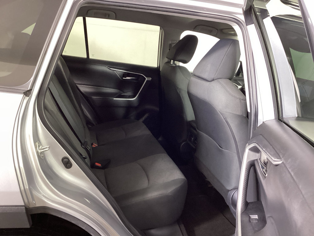 Used 2022 Toyota RAV4 XLE AWD/4WD image 11