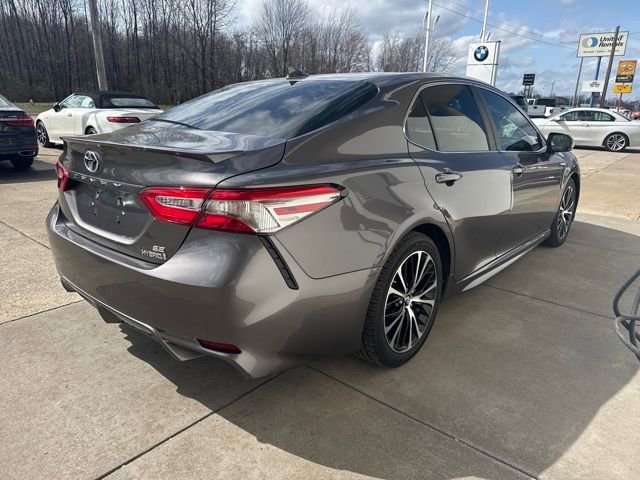 Used 2019 Toyota Camry SE w/ Sunroof Package image 5