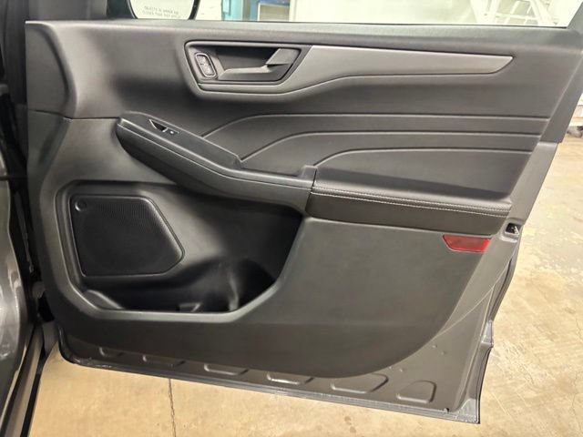 Used 2025 Ford Escape Active FWD image 23
