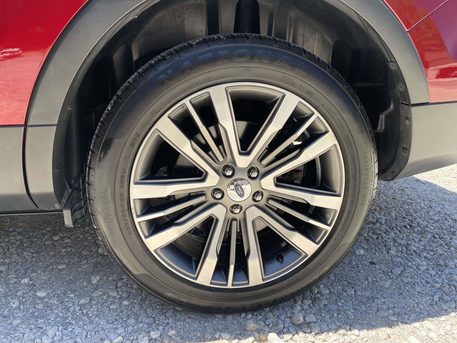 Used 2017 Ford Explorer Platinum AWD/4WD image 30