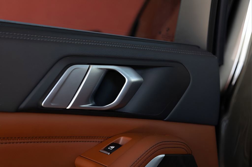 Used 2022 BMW X5 xDrive40i w/ M Sport Package AWD/4WD image 51