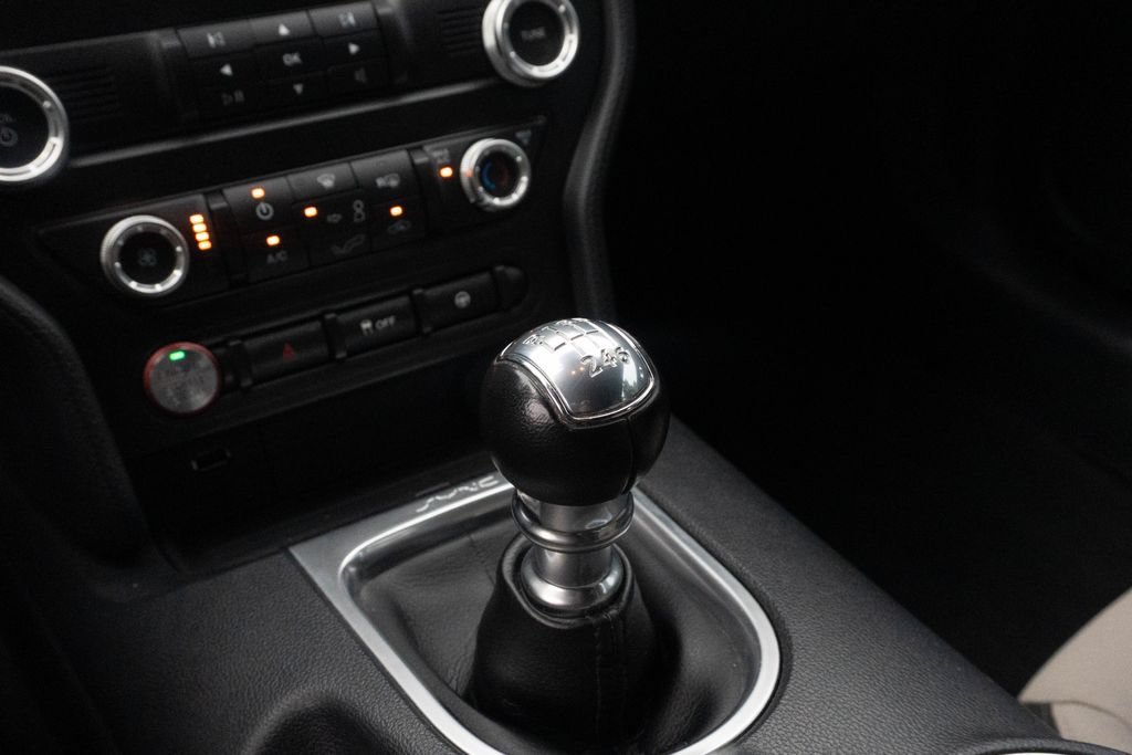 Used 2022 Ford Mustang Coupe RWD image 24